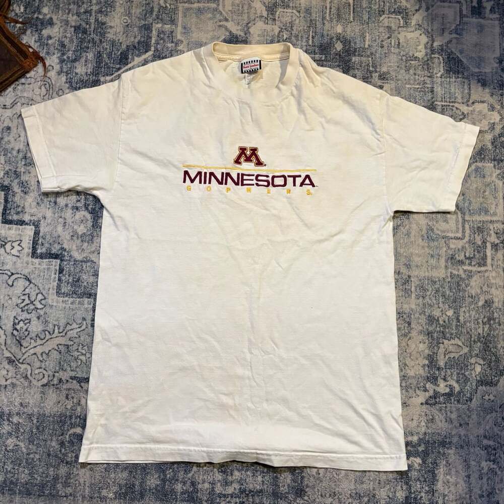 Foot Locker Minnesota Golden Gophers T-Shirt Size L Vintage